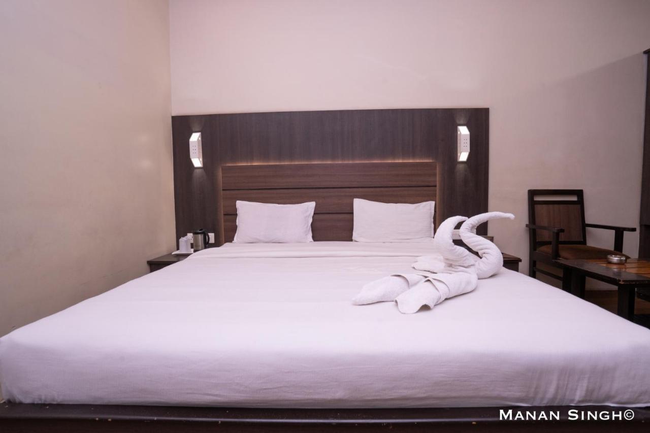 Hotel Samrat Jabalpur Extérieur photo