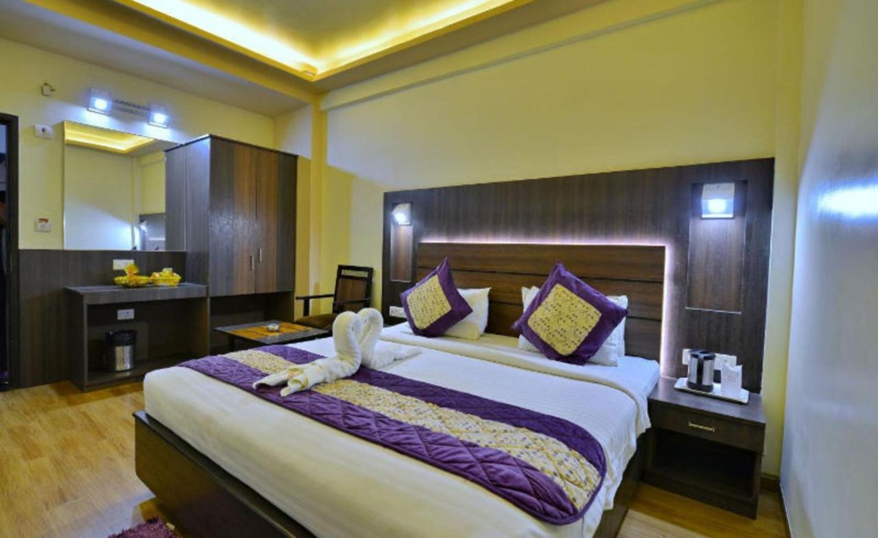 Hotel Samrat Jabalpur Extérieur photo
