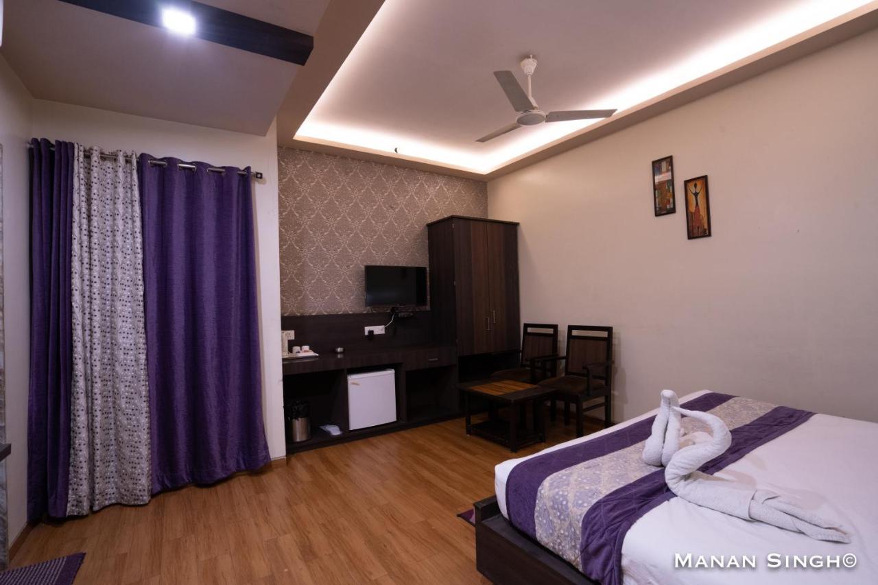 Hotel Samrat Jabalpur Extérieur photo