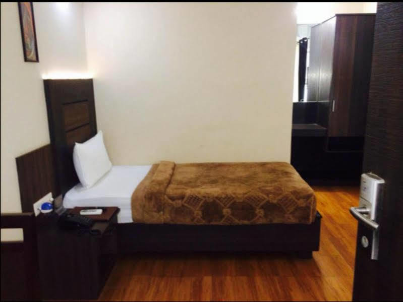Hotel Samrat Jabalpur Extérieur photo